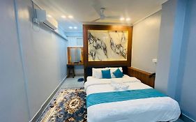 Guru Hotel And Lodge
